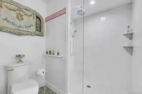 249 Gerritsen Avenue Bayport NY 11705