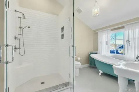 249 Gerritsen Avenue Bayport NY 11705