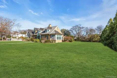 249 Gerritsen Avenue Bayport NY 11705