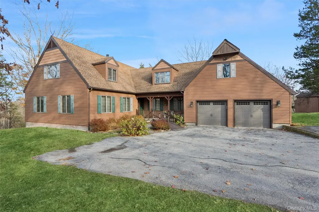 686 Traver Road Pleasant Valley NY 12569