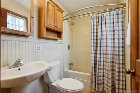 686 Traver Road Pleasant Valley NY 12569