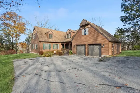 686 Traver Road Pleasant Valley NY 12569