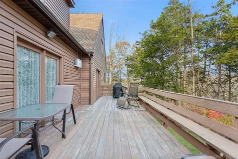 686 Traver Road Pleasant Valley NY 12569