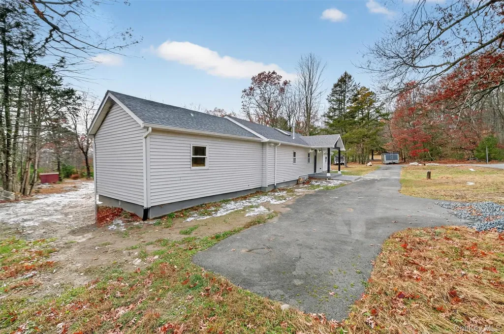 16 Nightingale Trail E Wurtsboro NY 12790