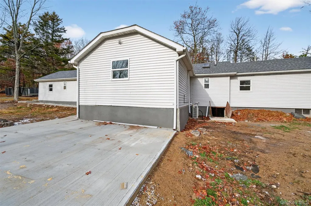 16 Nightingale Trail E Wurtsboro NY 12790