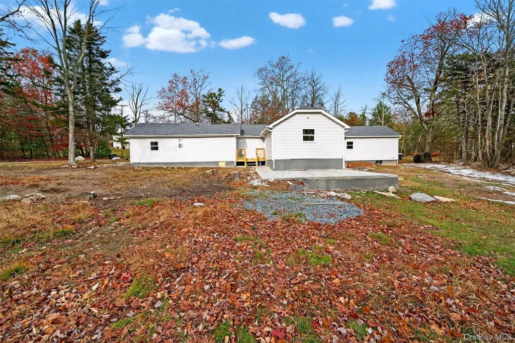 16 Nightingale Trail E Wurtsboro NY 12790