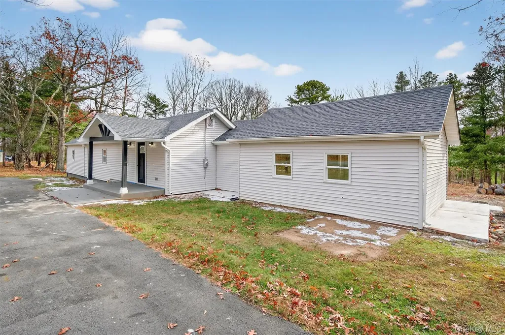 16 Nightingale Trail E Wurtsboro NY 12790