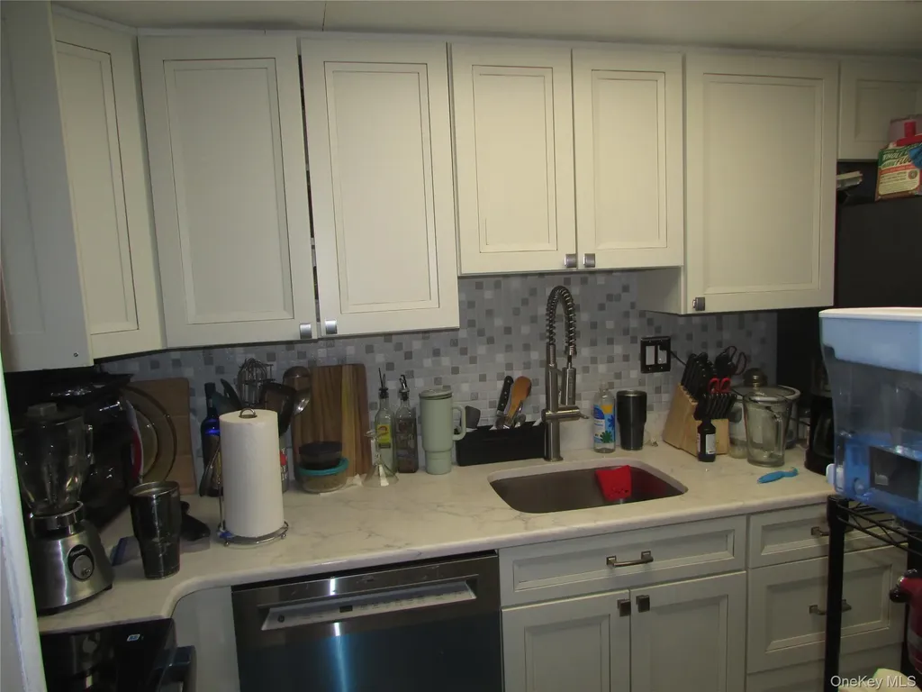 32 Hurlihe Poughkeepsie NY 12601