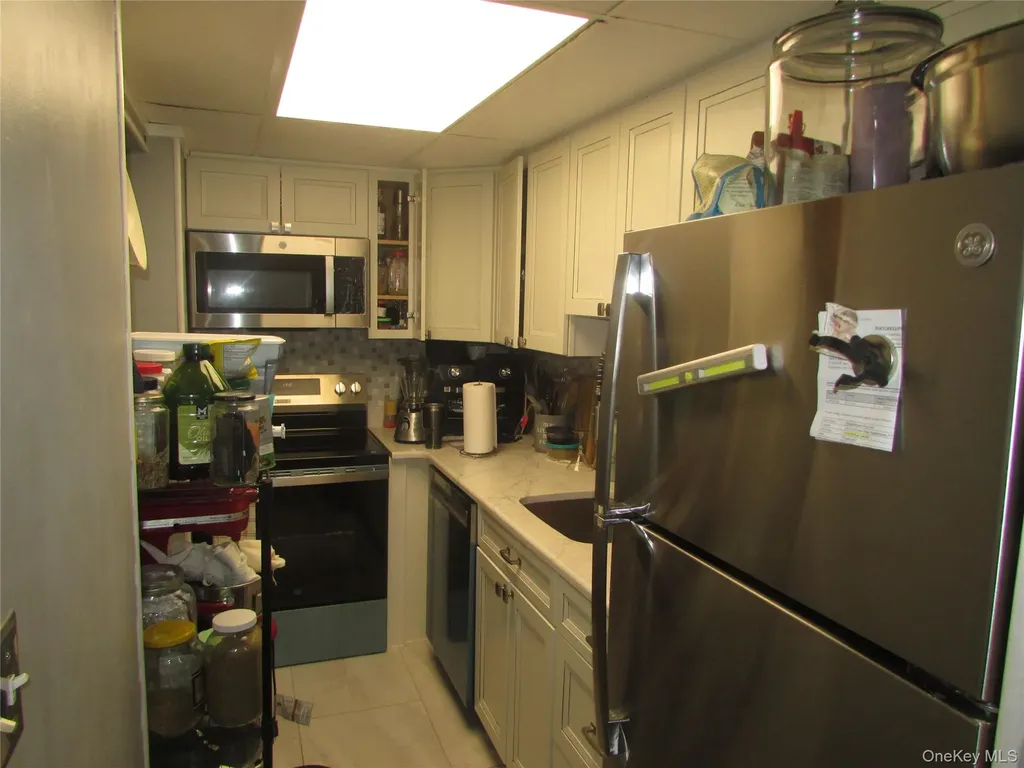 32 Hurlihe Poughkeepsie NY 12601