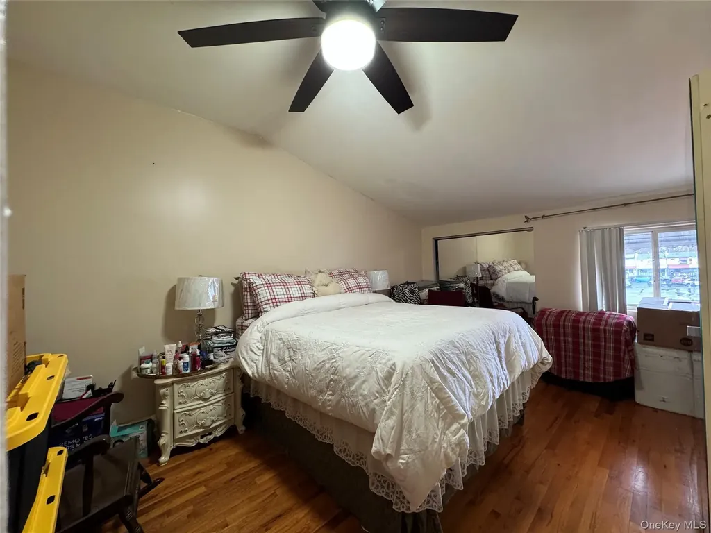 9 Harper Court Bronx NY 10466