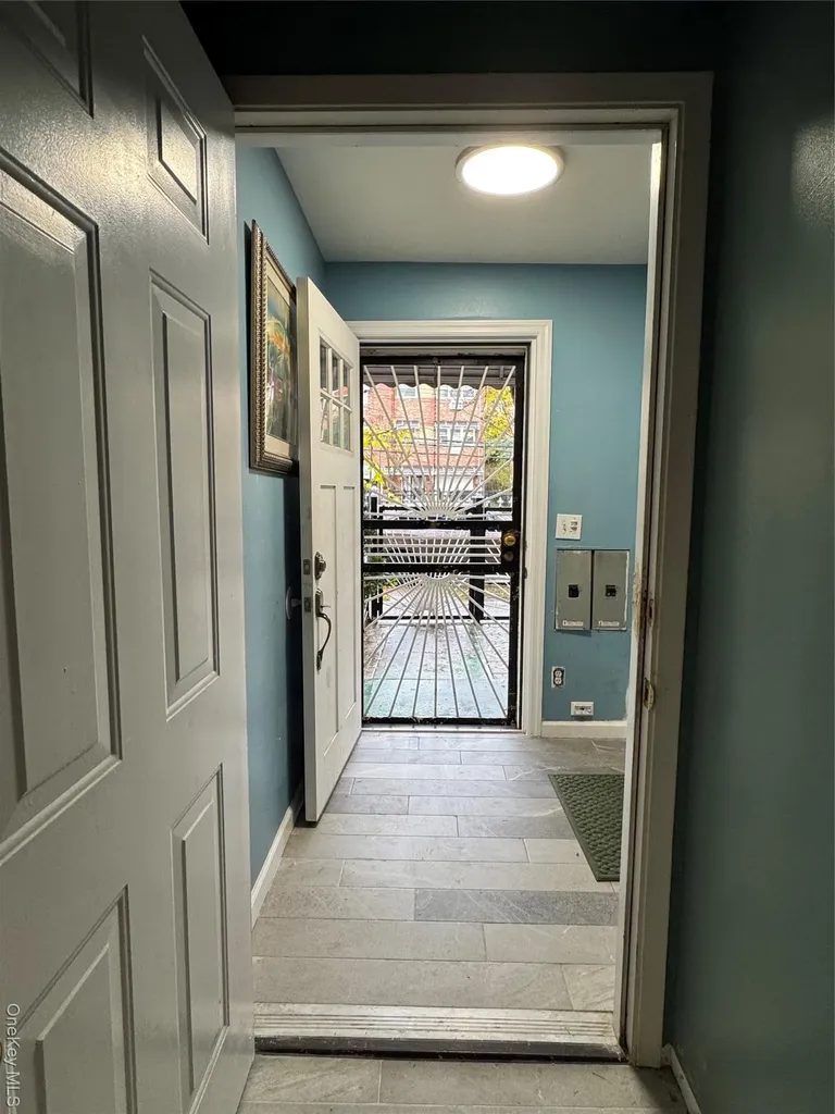 9 Harper Court Bronx NY 10466