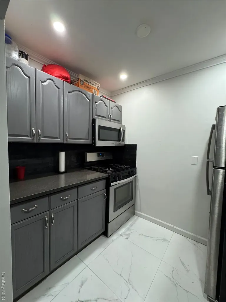 9 Harper Court Bronx NY 10466