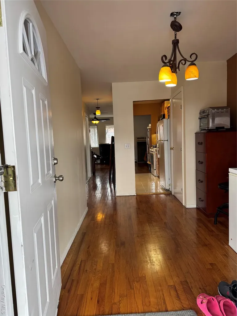 9 Harper Court Bronx NY 10466