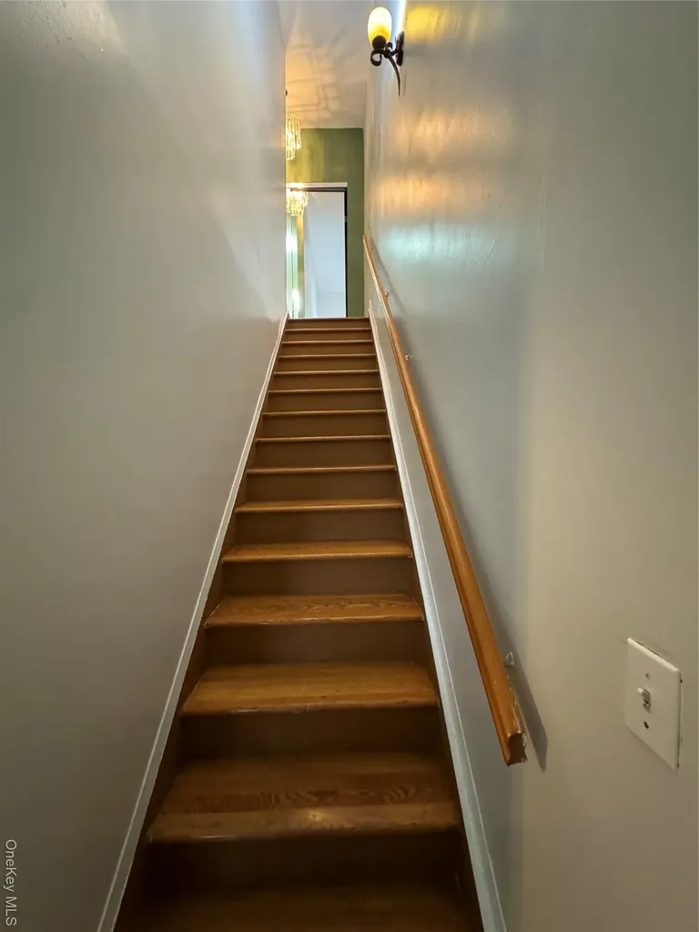 9 Harper Court Bronx NY 10466