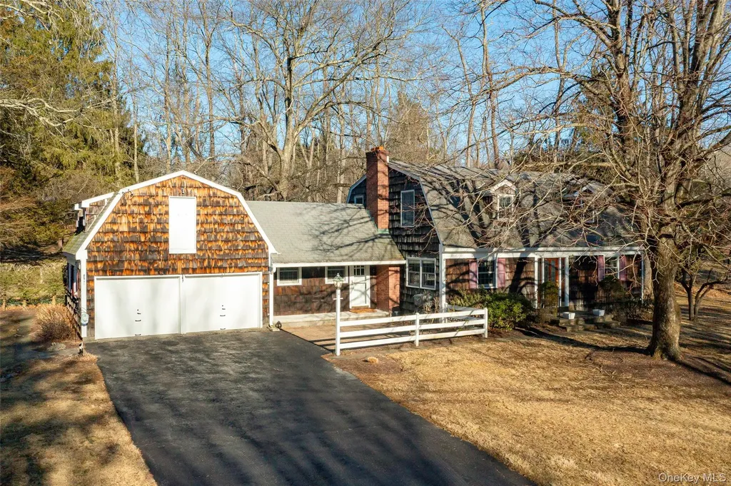 4 Mcallister Drive Pleasant Valley NY 12569