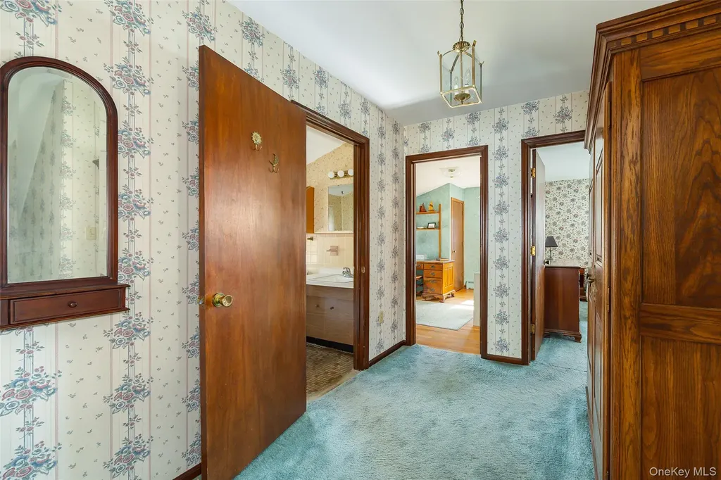 4 Mcallister Drive Pleasant Valley NY 12569