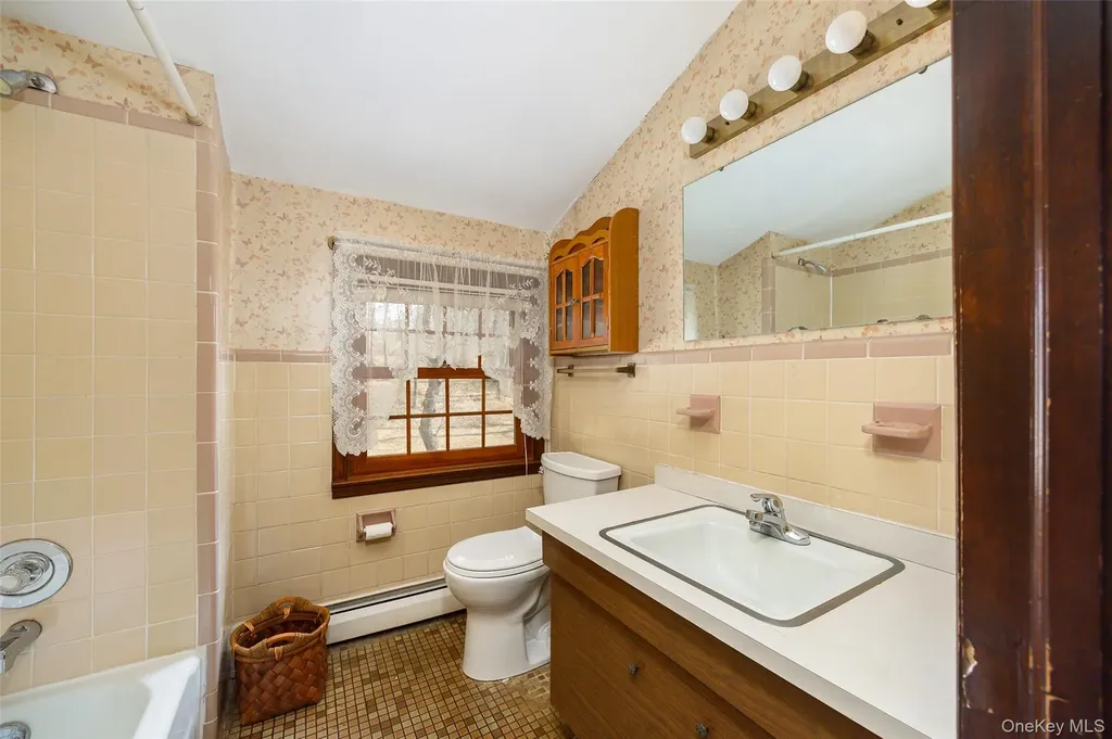 4 Mcallister Drive Pleasant Valley NY 12569