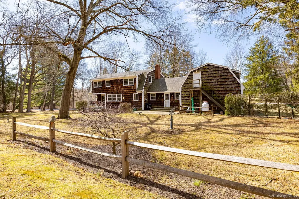 4 Mcallister Drive Pleasant Valley NY 12569