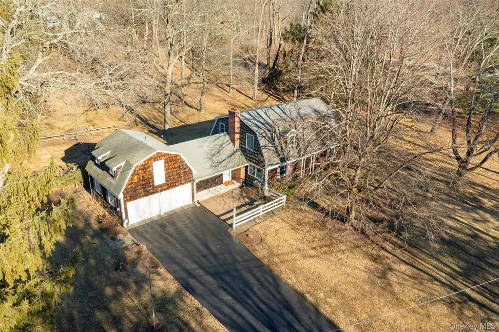 4 Mcallister Drive Pleasant Valley NY 12569