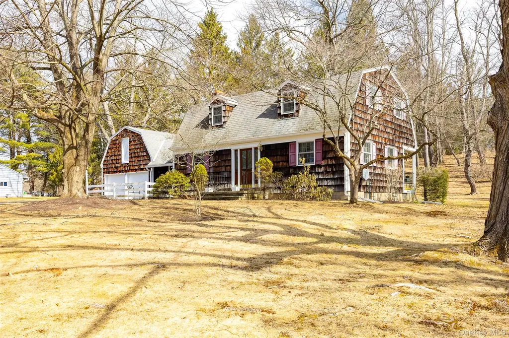 4 Mcallister Drive Pleasant Valley NY 12569