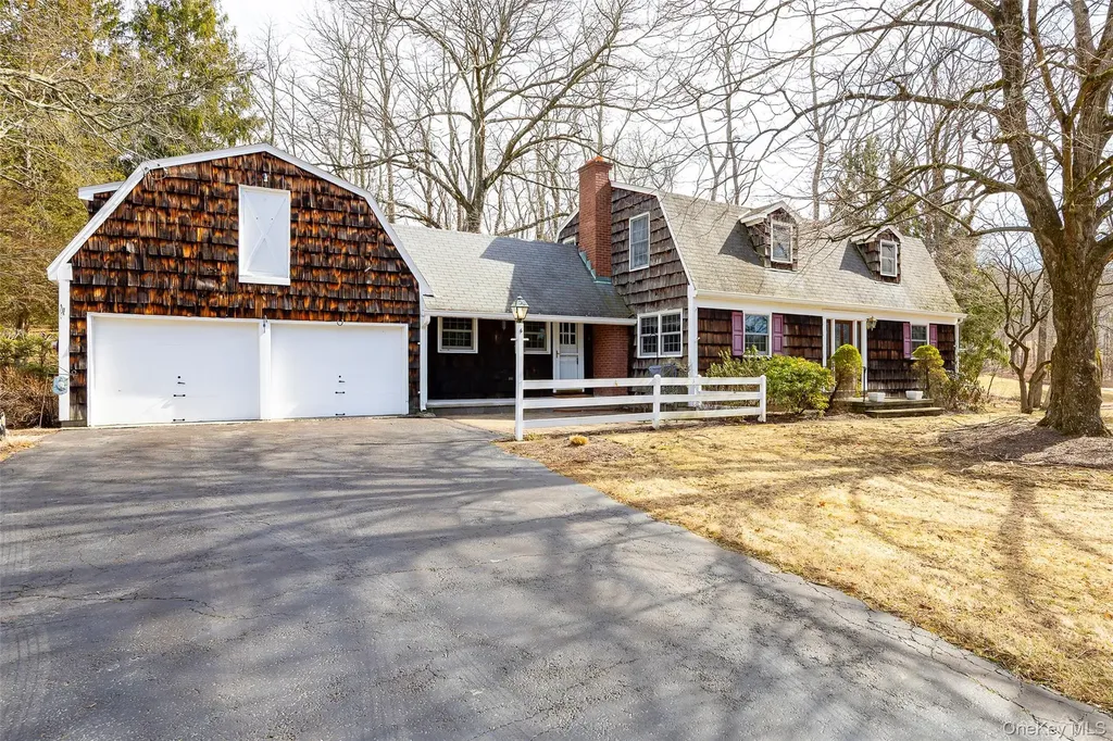 4 Mcallister Drive Pleasant Valley NY 12569
