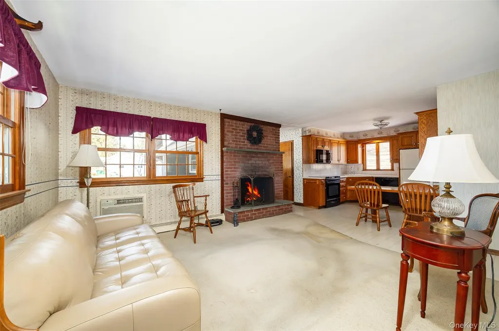 4 Mcallister Drive Pleasant Valley NY 12569