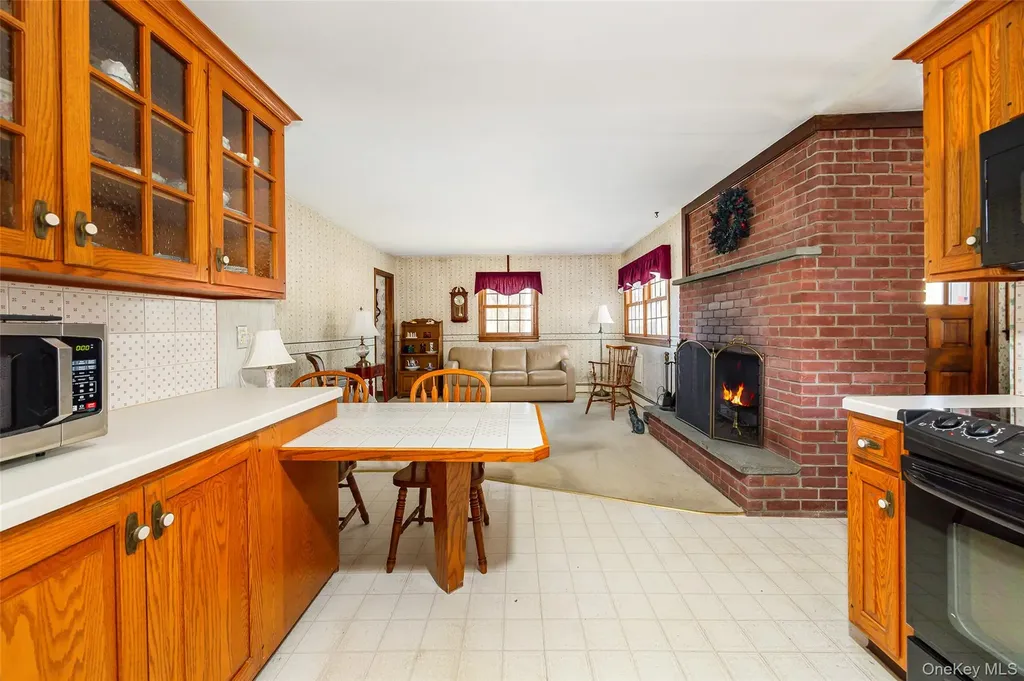 4 Mcallister Drive Pleasant Valley NY 12569