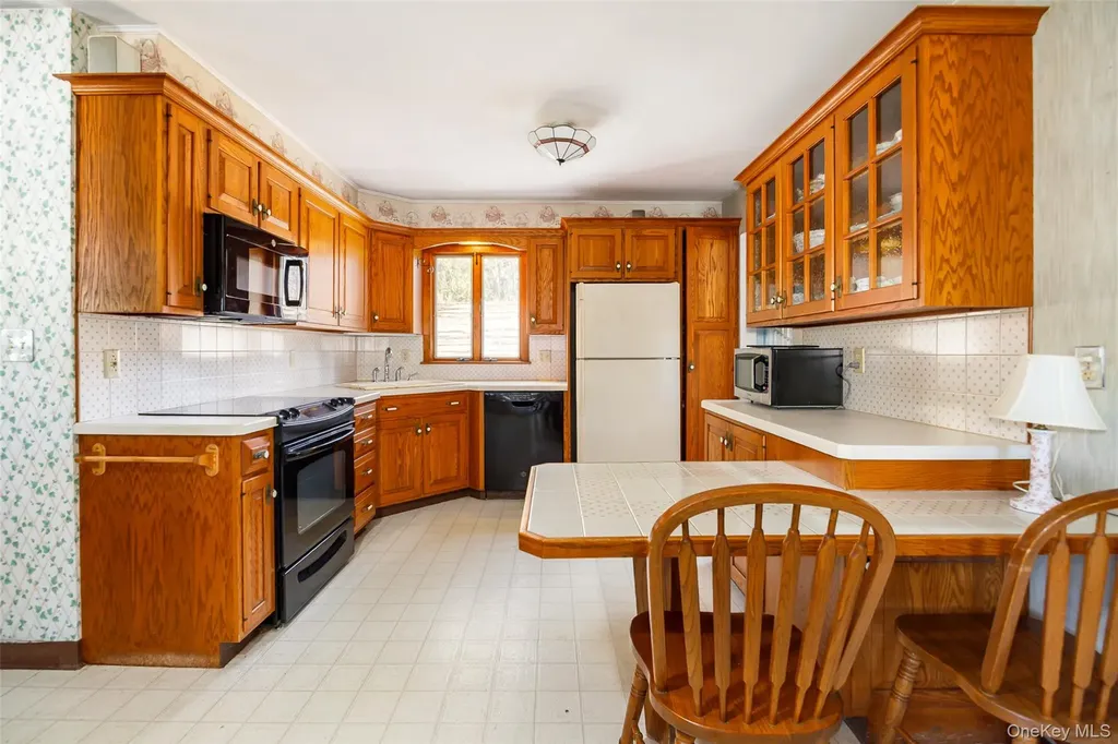 4 Mcallister Drive Pleasant Valley NY 12569