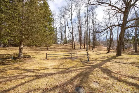 4 Mcallister Drive Pleasant Valley NY 12569