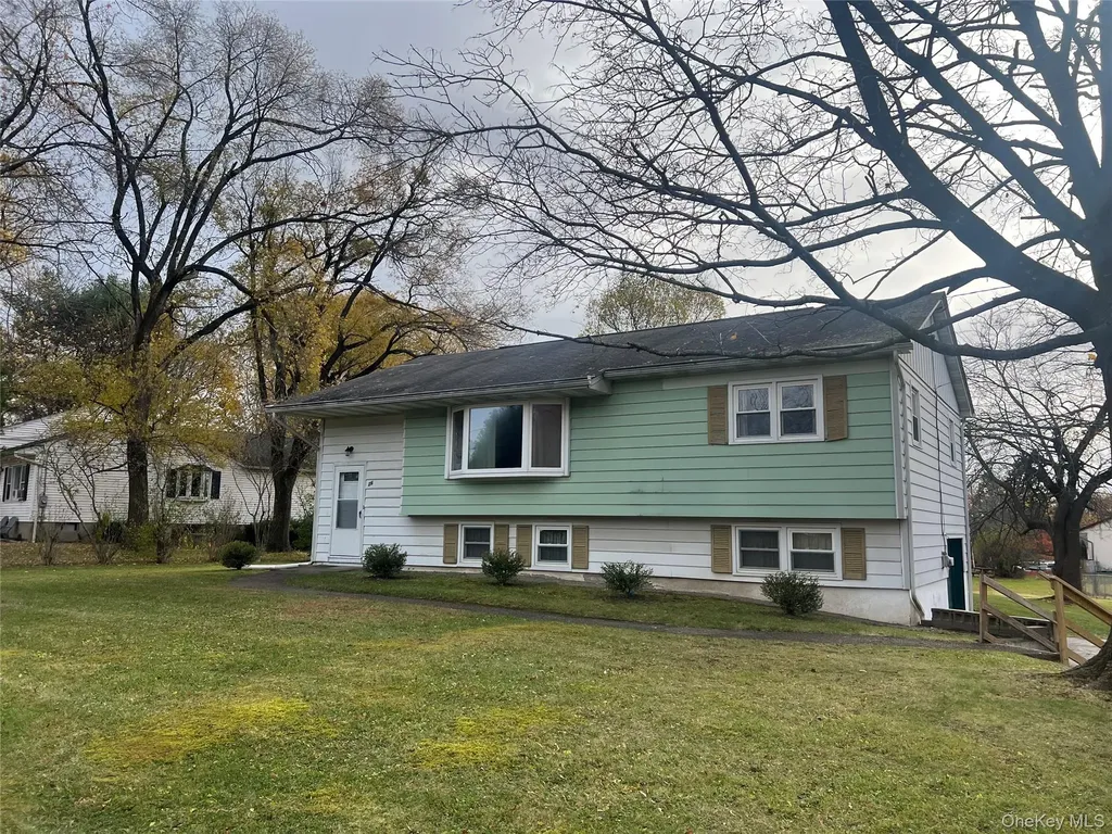 26 Coach Lane Newburgh NY 12550
