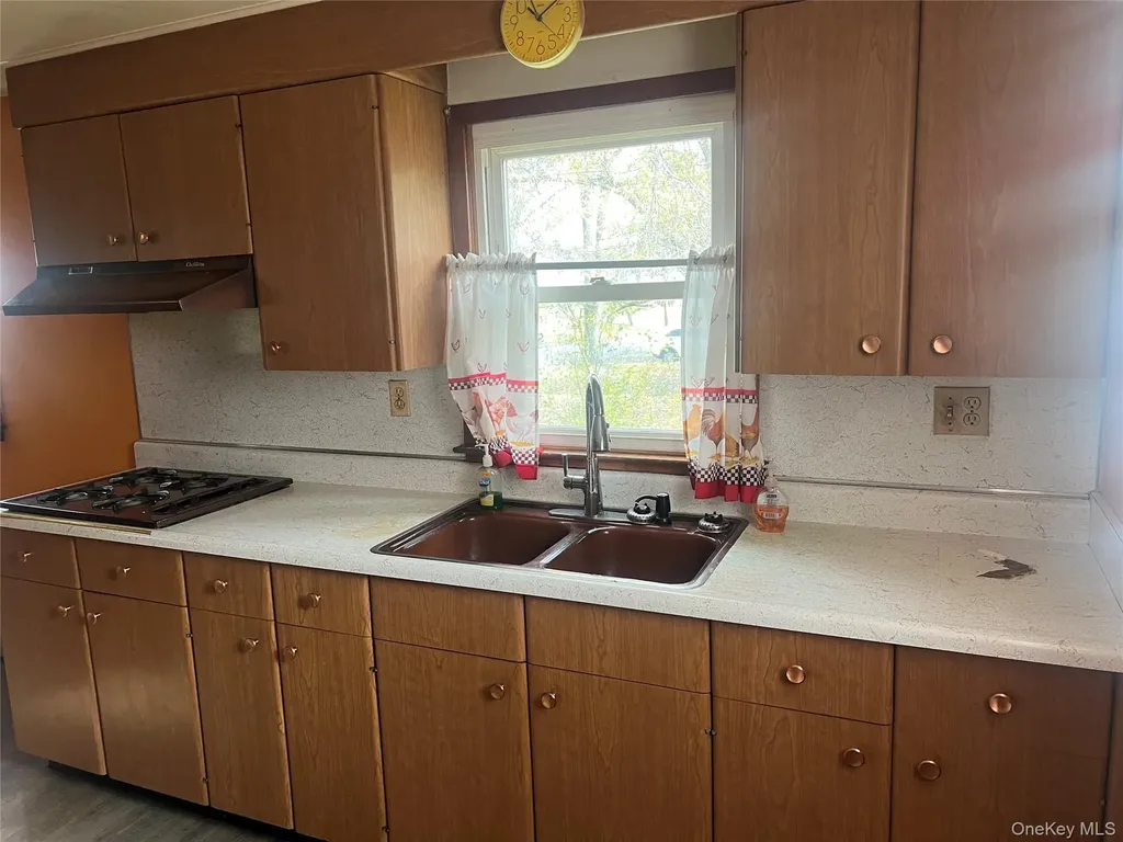 26 Coach Lane Newburgh NY 12550