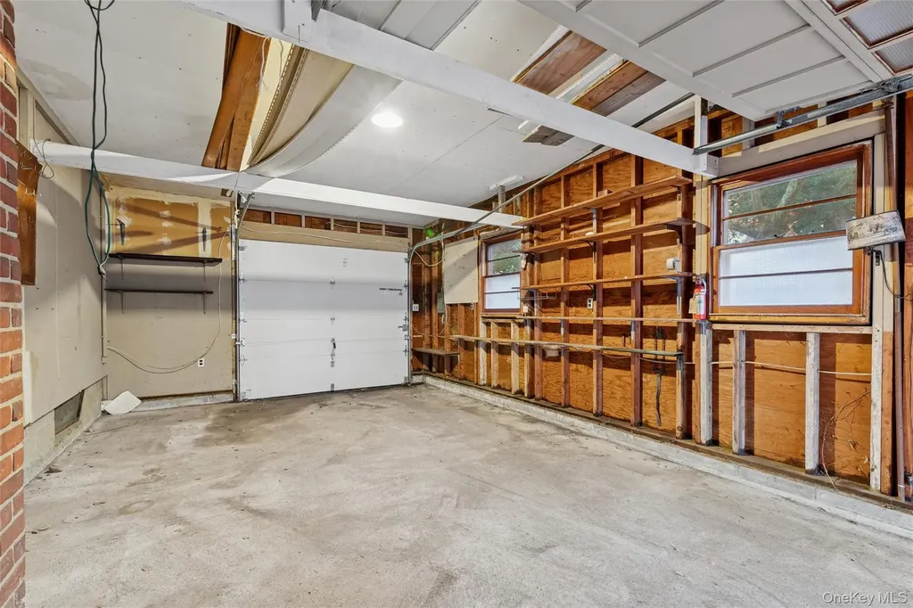4 Windus Drive Shirley NY 11967