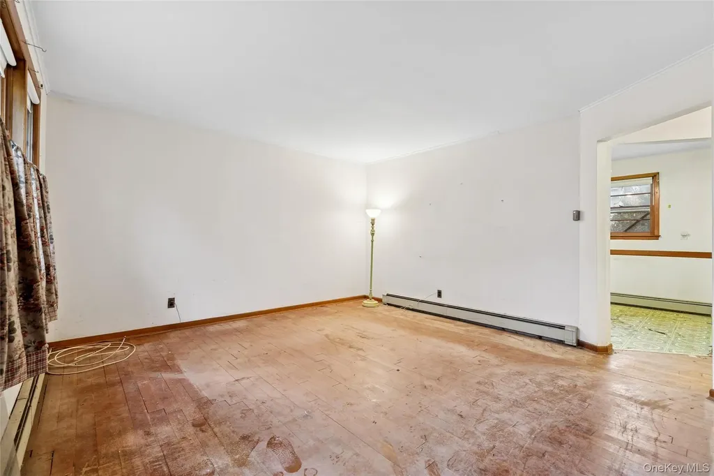 4 Windus Drive Shirley NY 11967