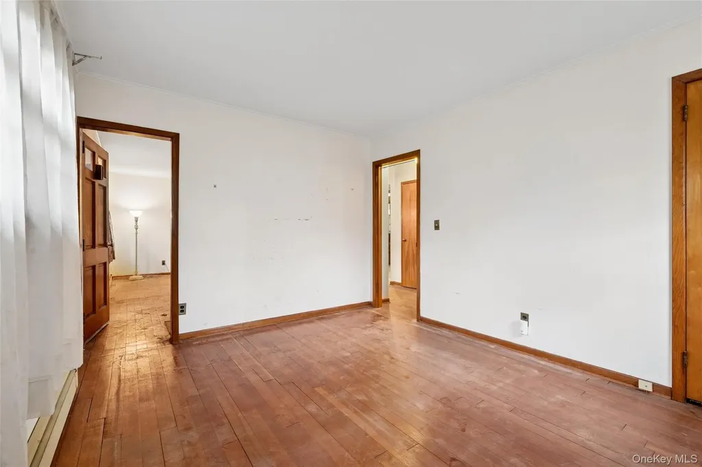 4 Windus Drive Shirley NY 11967