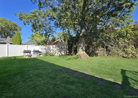 39 Anna Street Bay Shore NY 11706