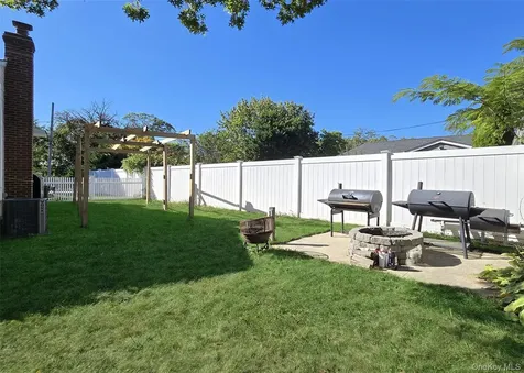 39 Anna Street Bay Shore NY 11706