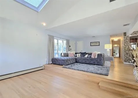 39 Anna Street Bay Shore NY 11706