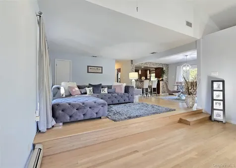 39 Anna Street Bay Shore NY 11706