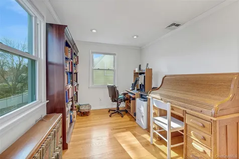 15 Andrew Road Eastchester NY 10709