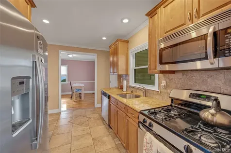 15 Andrew Road Eastchester NY 10709