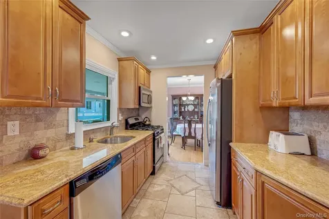 15 Andrew Road Eastchester NY 10709