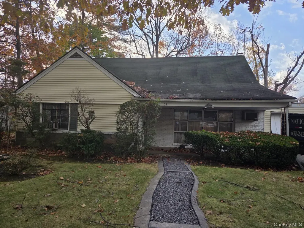 24 Bentley Road Great Neck NY 11023