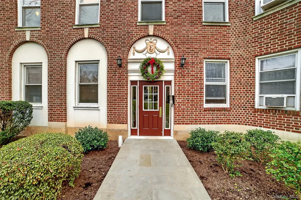 445 Gramatan Avenue Mount Vernon NY 10552