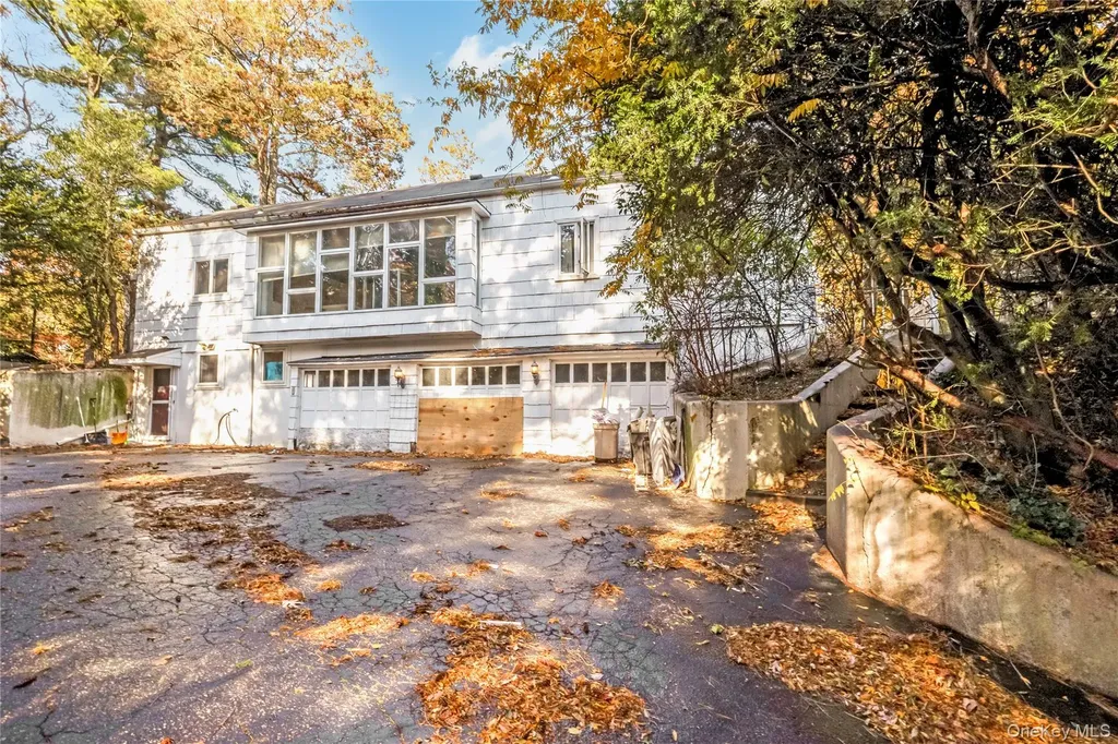 5 Bagatelle Road Dix Hills NY 11746