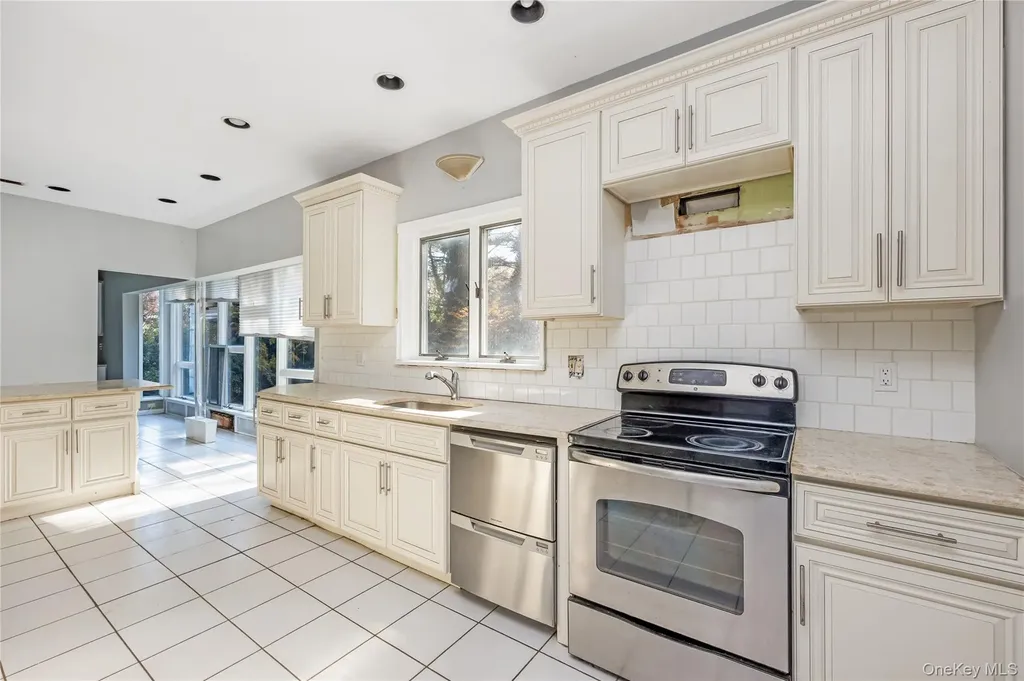 5 Bagatelle Road Dix Hills NY 11746
