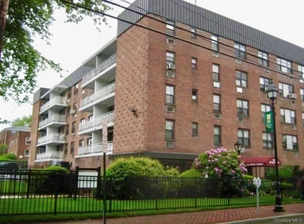 124 Smith Street Freeport NY 11520