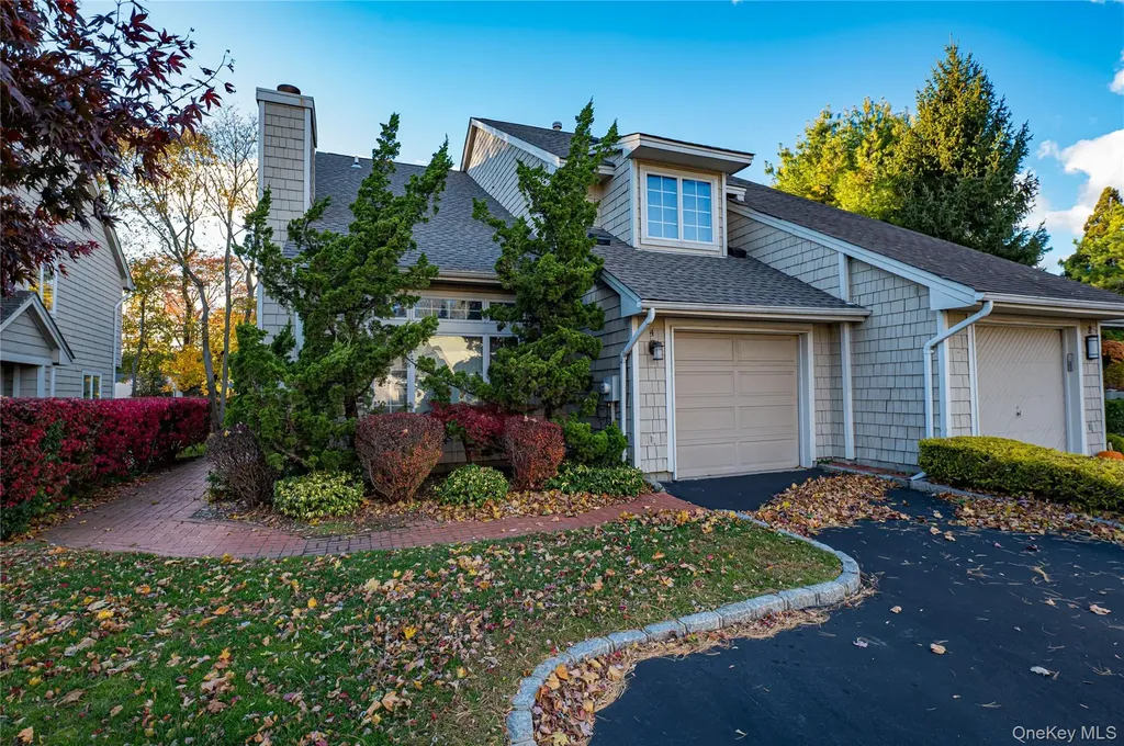 4 Cedar Ridge Lane Bay Shore NY 11706