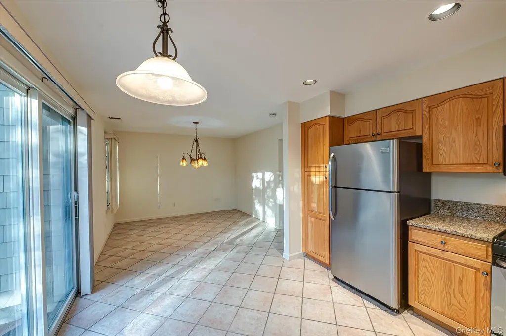 4 Cedar Ridge Lane Bay Shore NY 11706