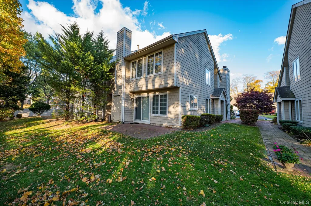 4 Cedar Ridge Lane Bay Shore NY 11706
