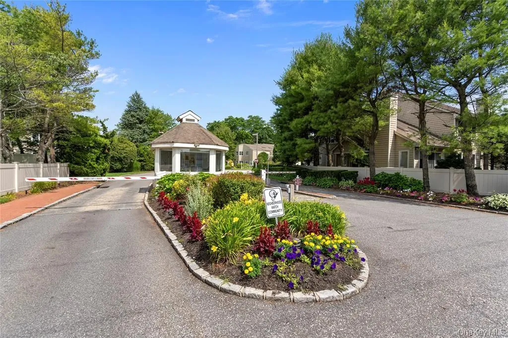 4 Cedar Ridge Lane Bay Shore NY 11706
